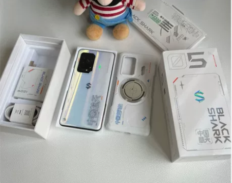 黑鲨5  航天定制版     个人一手先到...