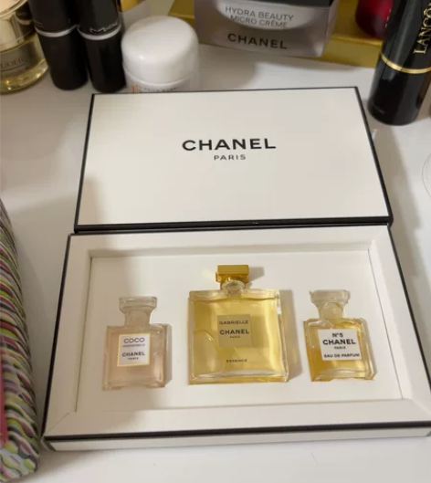 全新香奈儿香水小样没有使用过。因怀孕无法使...