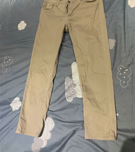 优衣库 卡其裤 男生修身款 97%棉  9...