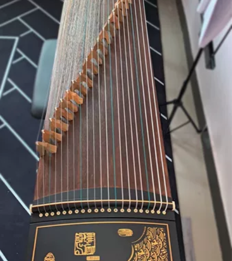 很漂亮的古筝，孩子不学，买来五千多便宜出，...