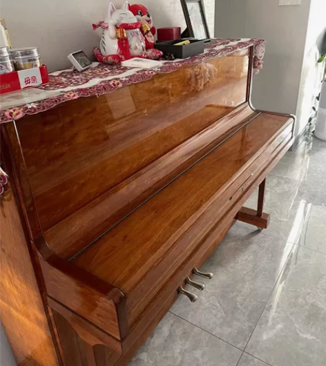 钢琴 95新 给孩子练琴首选  调一下音就...