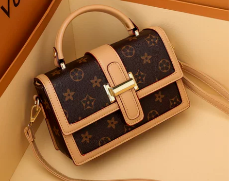 包包女斜挎包今年流行的ck女士小方包202...