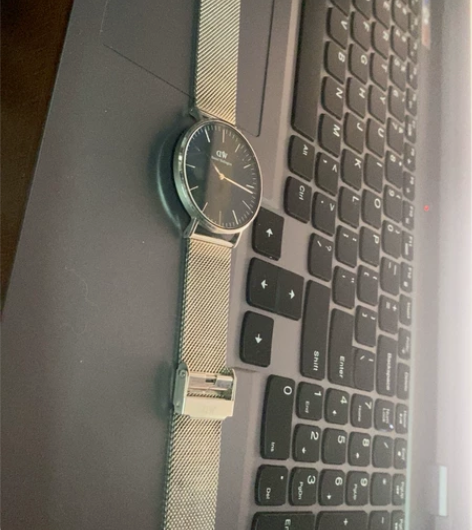 DW-42mm手表，专柜购买不是那些渠道货...