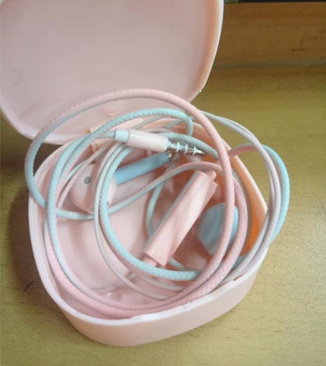 全新耳机低价出售！ 全新未拆封，25元包邮。