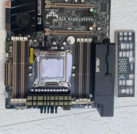 华硕X79主板剑齿虎sabertooth ...