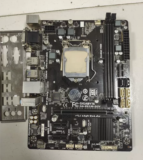 技嘉GA-B85M-D2V主板，实物拍摄，...