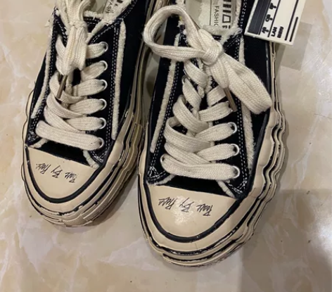 黑色帆布鞋/245 感兴趣的话点“我想要”...