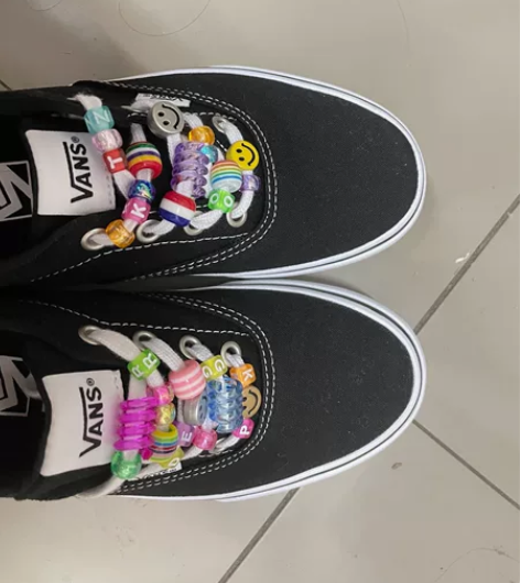 （有赠品）vans小黑鞋 串珠是自己DIY...