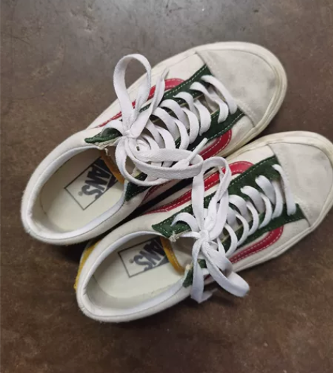 在郑州正弘城五楼专柜vans店400多买的...