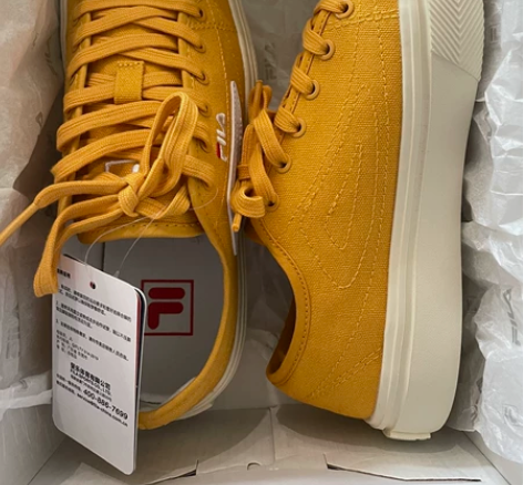 全新带盒子和吊牌，斐乐女士帆布鞋，5.5码...