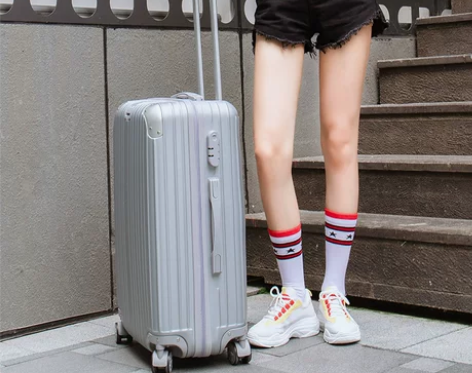 卡帝乐鳄鱼旅行箱女男学生密码拉杆箱万向轮2...