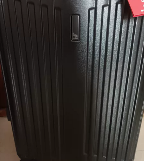 出一个爱华仕拉杆箱20寸可充电登机全新没用...