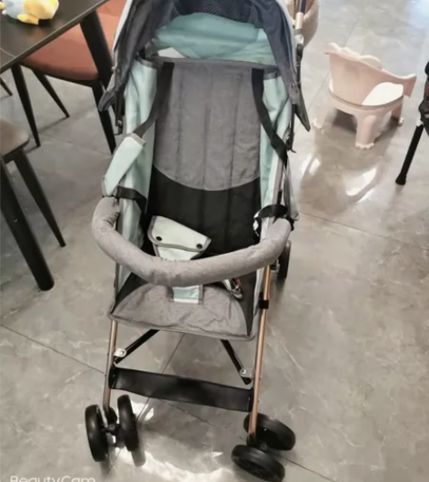新的推推车，可以坐，也可以躺，睡。自提。价...