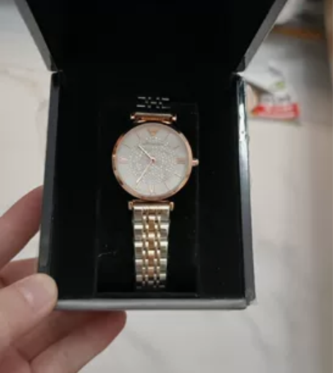 阿玛尼满天星手表，美容院办卡送的，没带过只...
