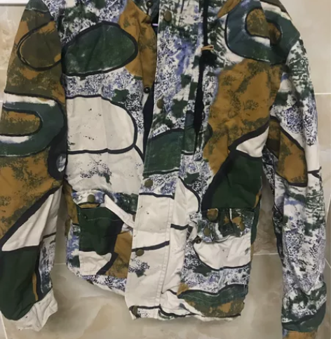外套清仓。迷彩服外套,冬天款很厚,夹棉的。...