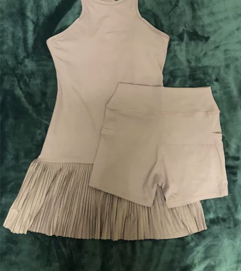 网球连衣裙,户外飞盘运动穿也很好看,面料速...