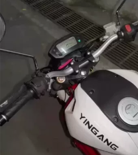 最新到家 银钢小怪兽125 京B公户 手续...