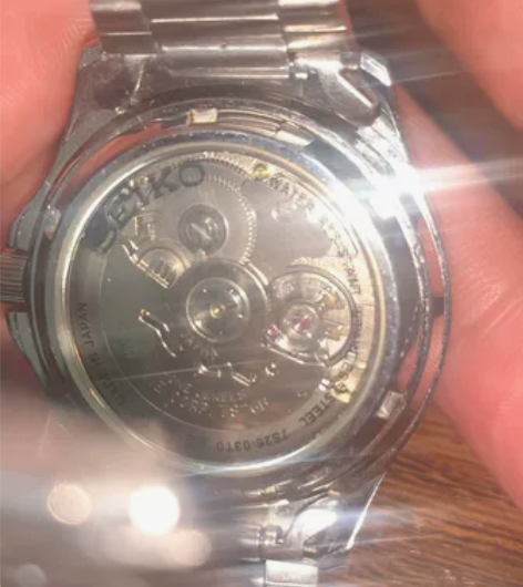 精工自动男表，9层新特价处理。 感兴趣的话...