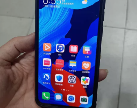 【自用转卖/送如图手机壳】华为nova5亮...