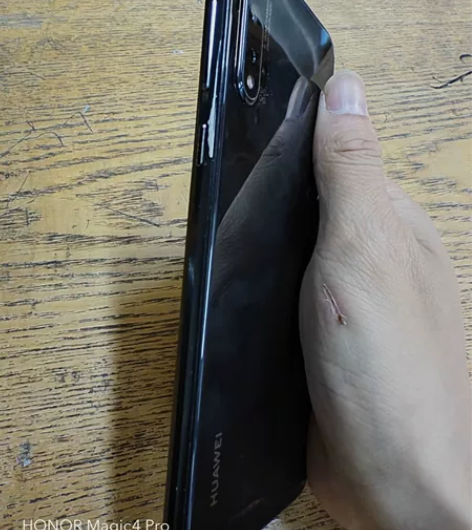 华为nova5pro今年在售后换过原装电池...