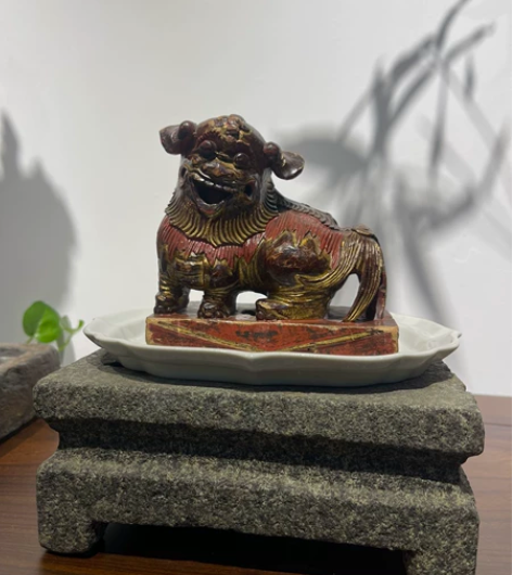 清代木雕狮子，高度12，长度12，品相如图...