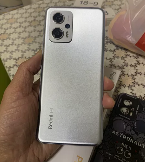 9.9新红米note11tpro 银色 8...