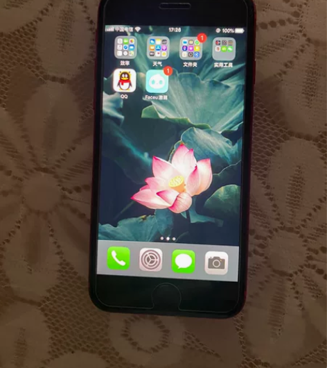 女生自用苹果8，64g，瑕疵在图里，国行三...