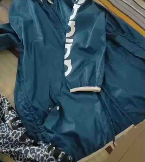 阿迪达斯防晒165M码 感兴趣的话点“我想...