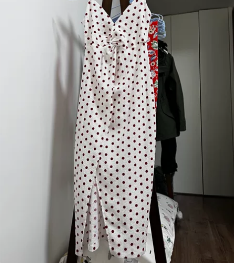 Bershka开叉波点吊带裙 xs 适合小...