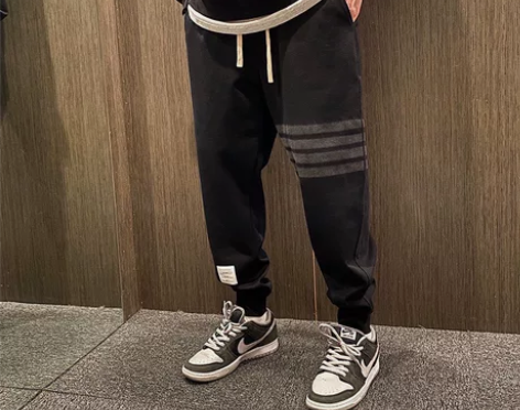 春季秋季男士四道杠宽松束脚修身卫裤 买回来...