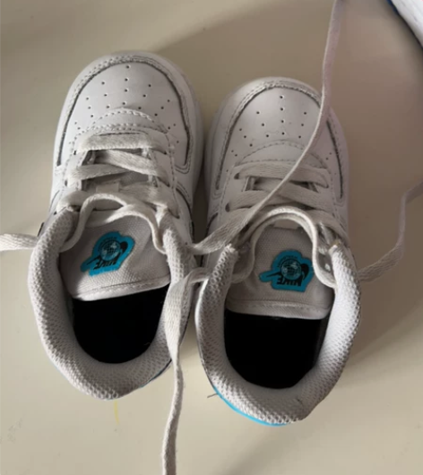 nike空军一号，白色，95新 感兴趣的话...