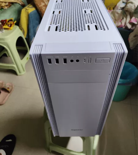 鑫谷纯白色侧透电脑机箱 自提 自用换下自定...