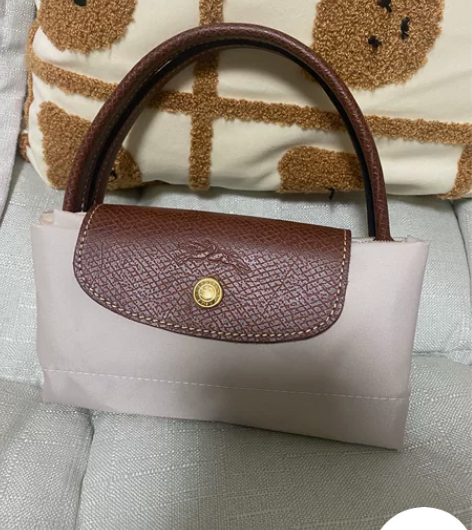 得物上买的珑骧小号，纸张白 背过两三次，无...