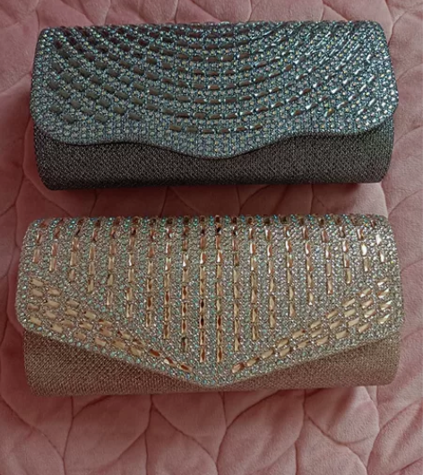 女士包包，手拿包，可斜挎 全新！之前朋友送...