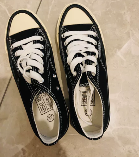 帆布鞋，全新，买一送一 送纯黑色的全新37...