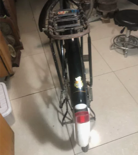 70年代的飞鸽自行车,全部原装,买来一直舍...