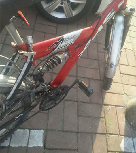 喜德盛山地自行车 孩子上大学骑的，现在不骑...