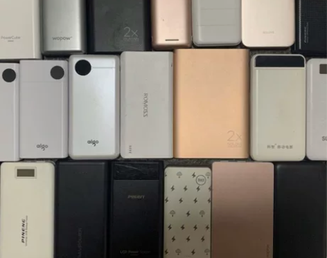 移动电源  出售充电宝，什么牌子都有  2...