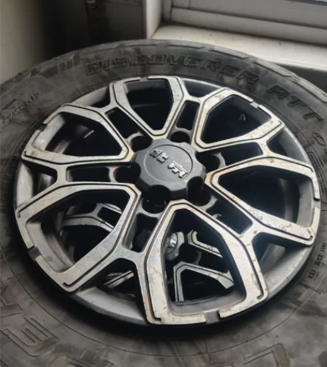 北京bj40城市猎人轮毂轮胎，原车轮毂，有...