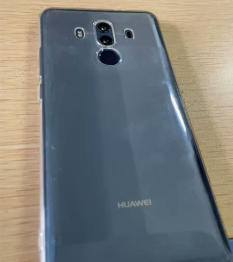 华为mate10pro,保存特别好自己备用...