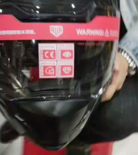 出一顶俱乐部直接在国内著名代工厂定制碳纤维...