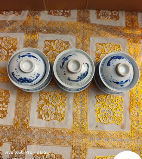 低价出售文革时期青花瓷盖碗 朋友收藏古董，...