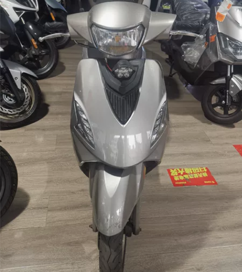 宗申巧虎125踏板摩托车，国四电喷车，仅仅...