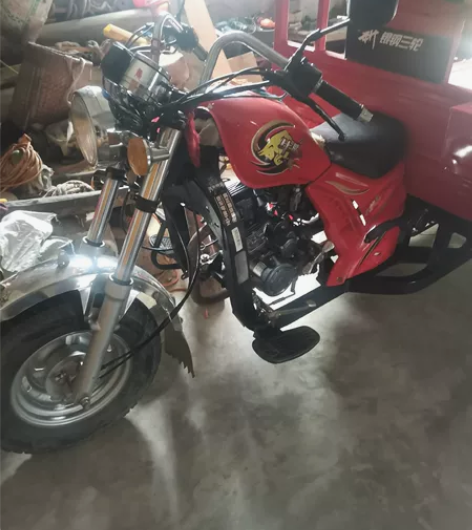 三轮摩托车9成新公里数真实支持检测 感兴趣...