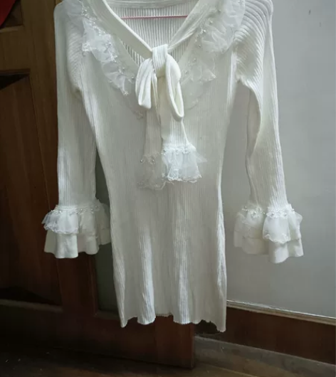 全新甜美喇叭袖针织包臀裙，面料很软，长胖了...