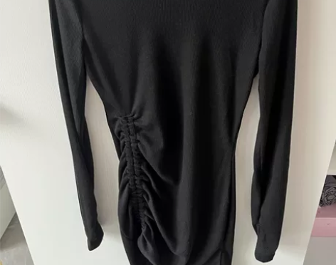 #小个子连衣裙 黑色抽绳包臀裙  全新没有...