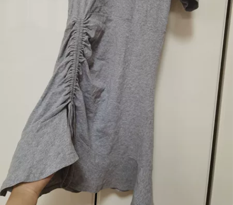 港风抽褶修身显瘦中长款T恤裙 不规则荷叶边...