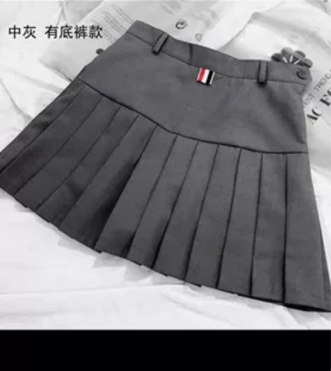 小红书推荐全新灰色百褶裙带底裤 M码，腰7...
