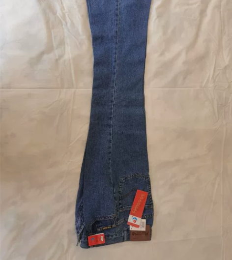 全新喇叭牛仔裤，广州明致制衣厂生产，全棉，...