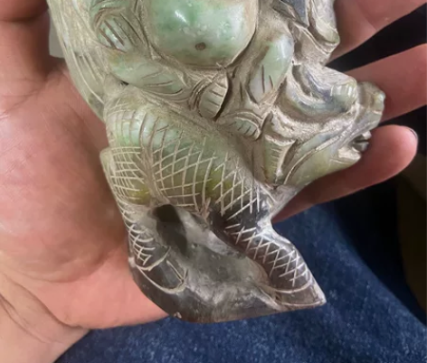 老玉雕玉雕八仙之一汉钟离具体什么玉料不太懂...